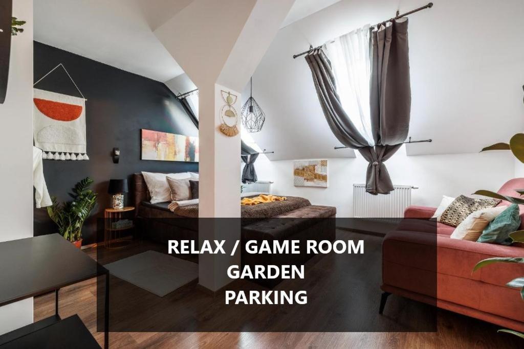 Spacious Flat & Parking Possibility, 3 Stops To Wenceslav Square Prague Ngoại thất bức ảnh