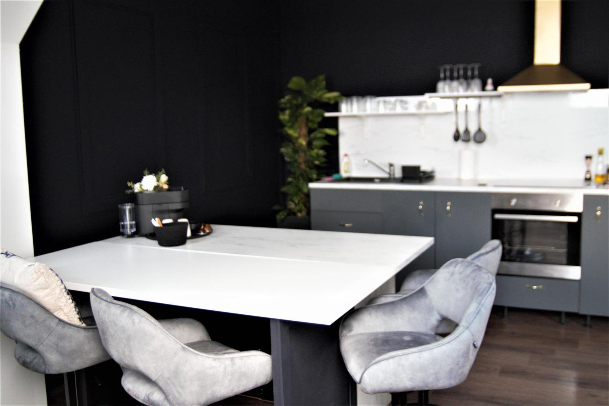 Spacious Flat & Parking Possibility, 3 Stops To Wenceslav Square Prague Ngoại thất bức ảnh